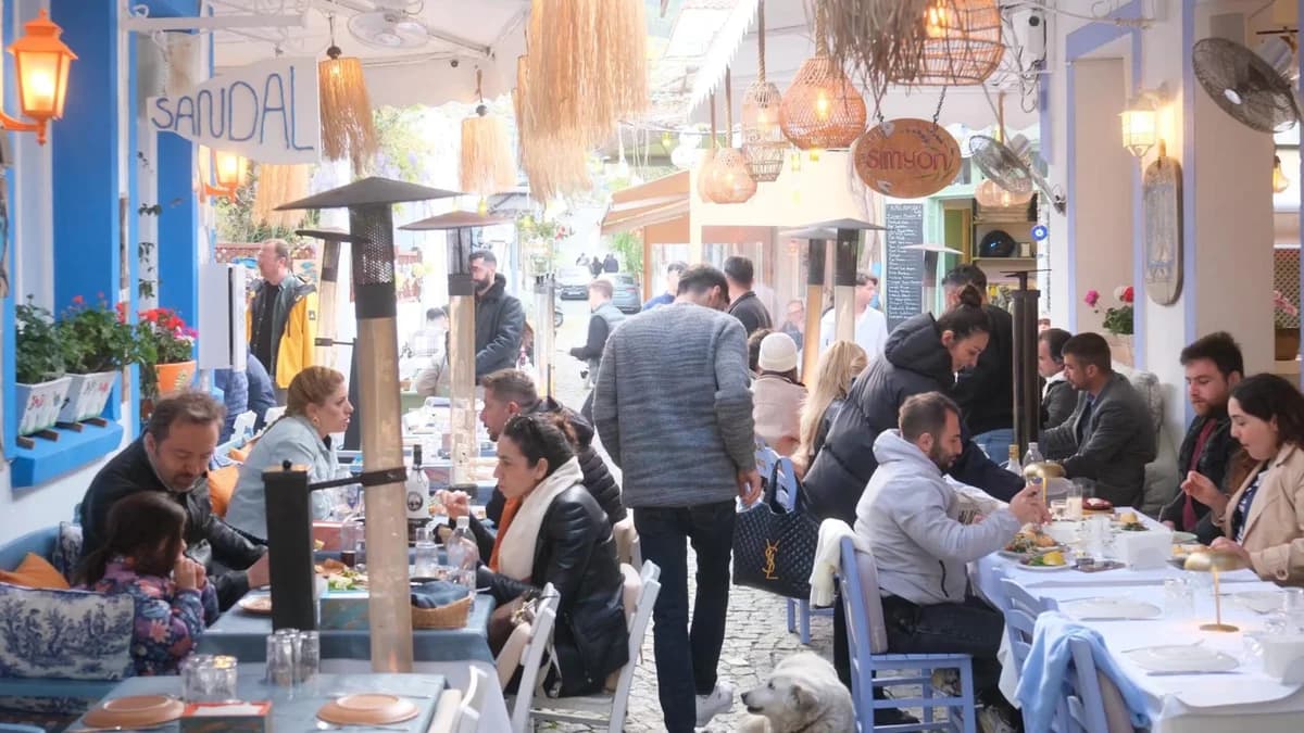 Bozcaada’da 3 Günlük Tatil Coşkusu: Doluluk Oranı Yüzde 70’e Ulaştı