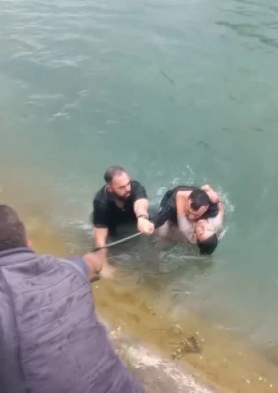 Adana’da Sulama Kanalına Düşen Genç, Vatandaşlar Tarafından Kurtarıldı