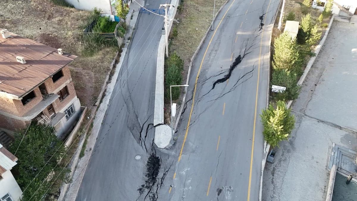 Erzurum İspir’de Heyelan: 70 Ev Tahliye Edildi
