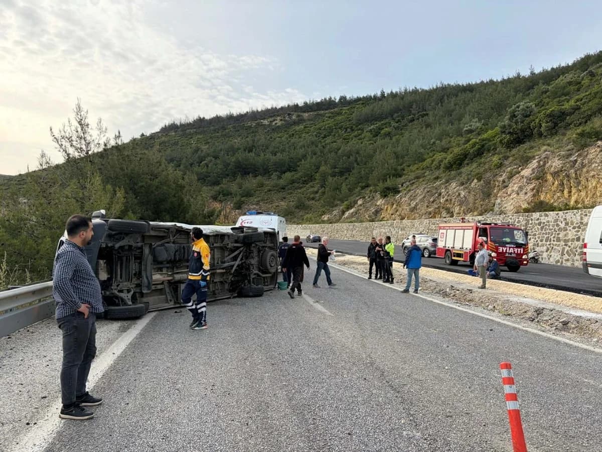 Kuşadası’nda Feci Kaza: Otomobil ve Minibüs Çarpıştı, 12 Yaralı