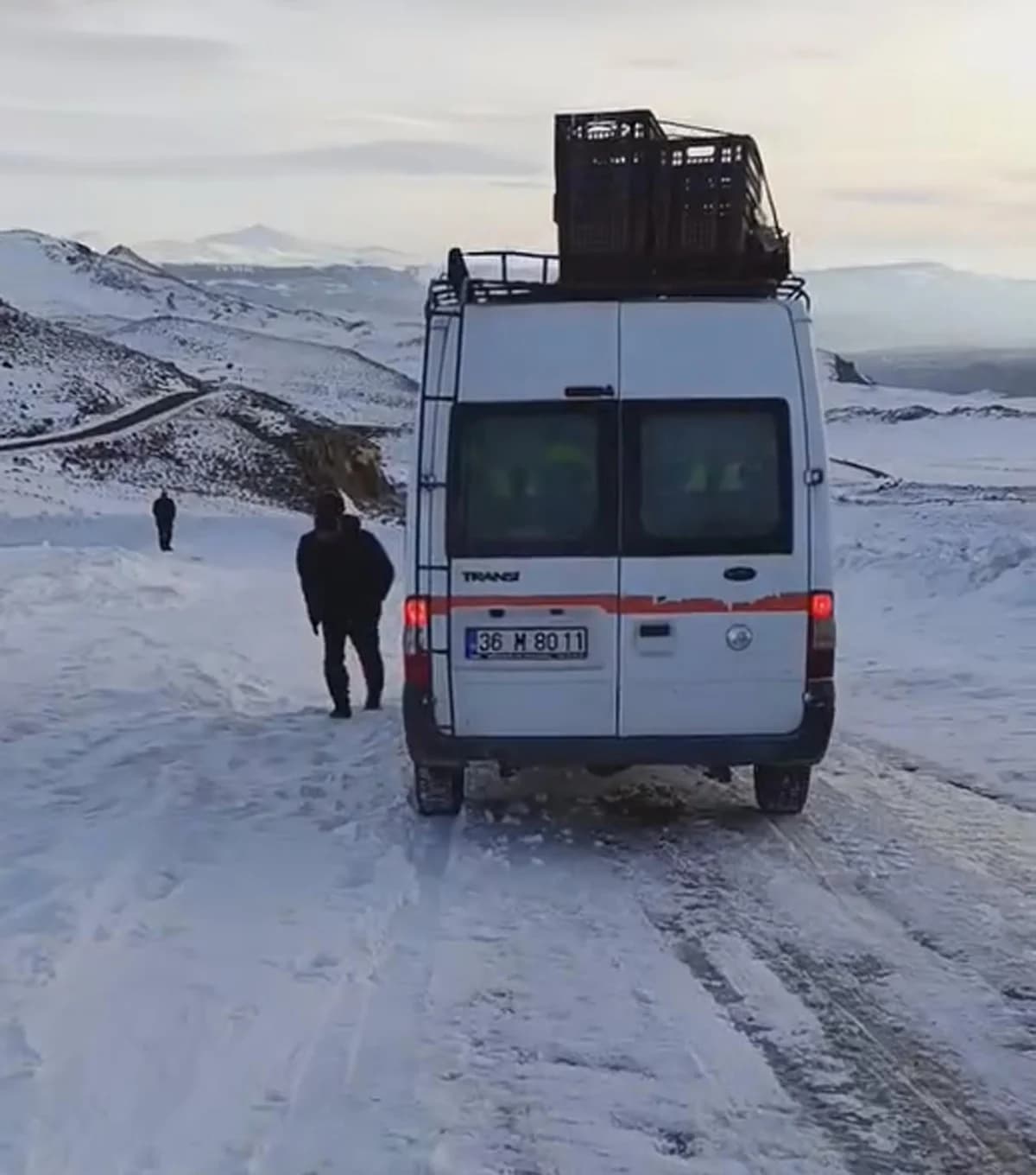 Kars’ta Kar Tipisi Nedeniyle 10 Araç Mahsur Kaldı