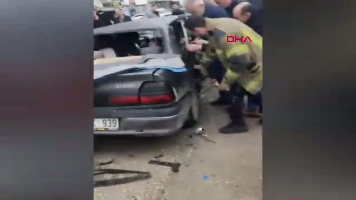 Bursa’da Kamyonet ve Otomobil Çarpıştı: 9 Yaralı, 2’si Bebek