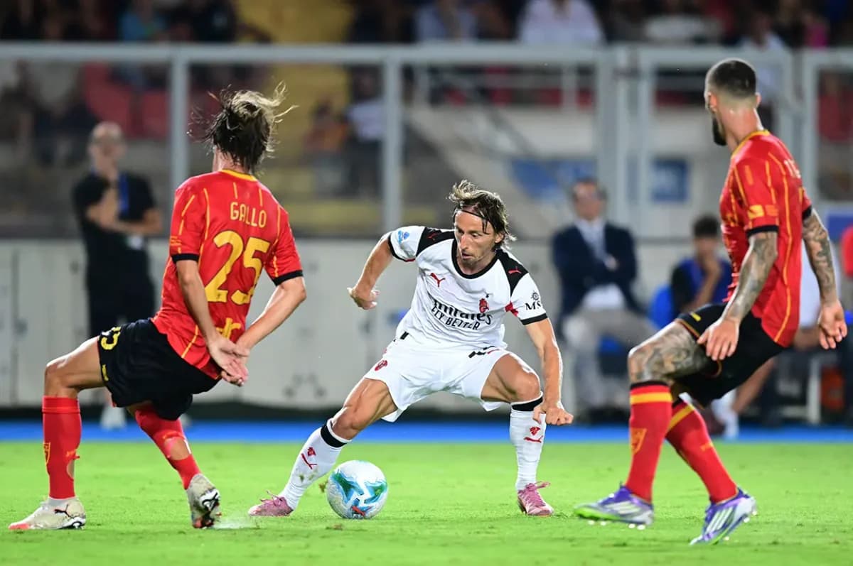 Milan, Serie A’da Lecce’yi Deplasmanda Yenerek Sezona Galibiyetle Başladı