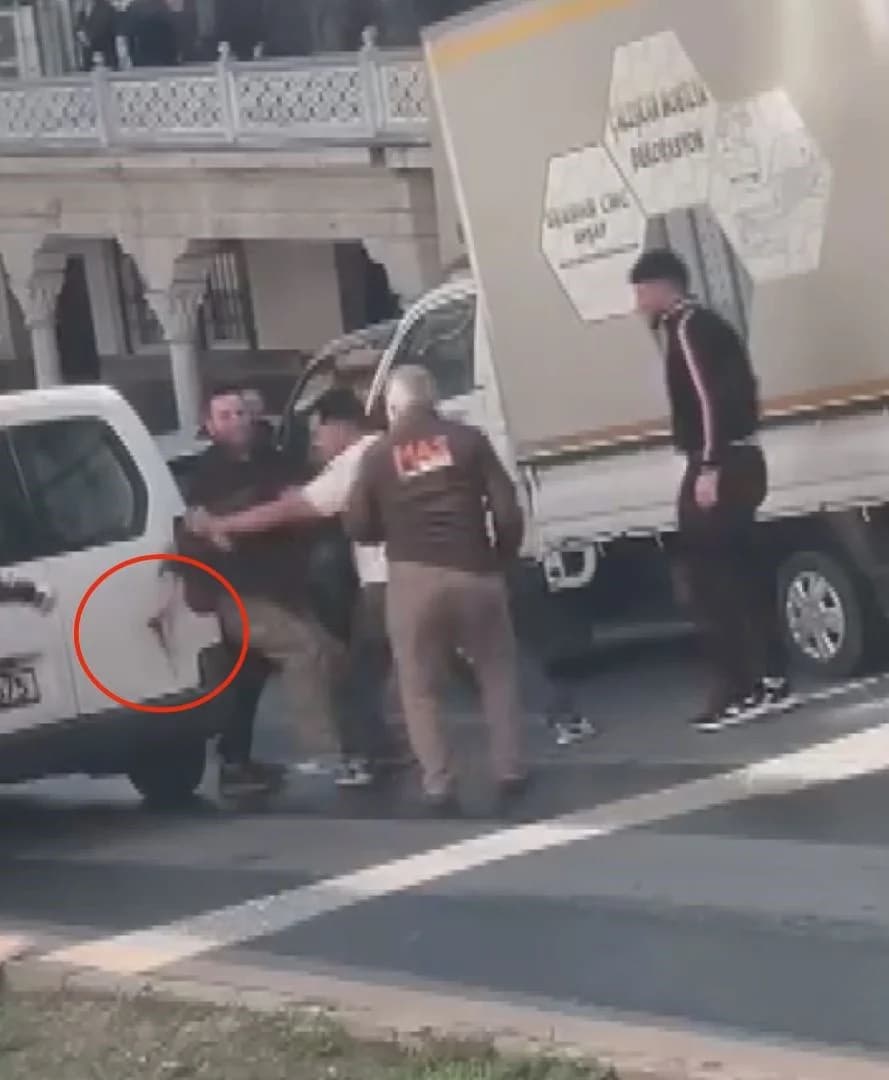 Kağıthane’de Yol Verme Tartışması Bıçaklı Kavga ile Sonuçlandı