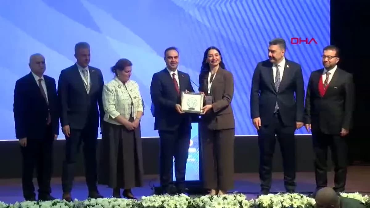 Bakan Kacır’dan Sanayi ve Teknoloji Kolejleri Müjdesi