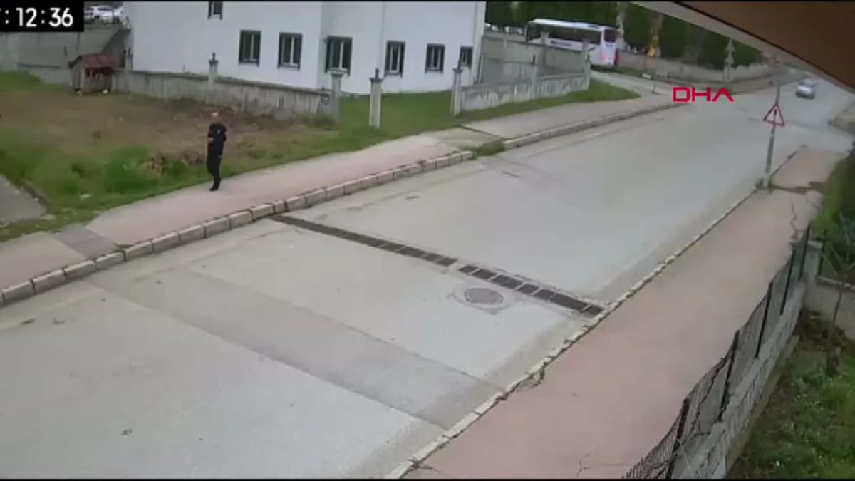 Samsun’da Otomobil Çarpışması Anı Güvenlik Kamerasında