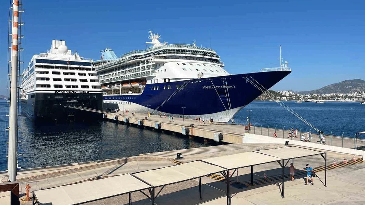 Bodrum’a Denizden Turist Akını: İki Gemide 2609 Yolcu