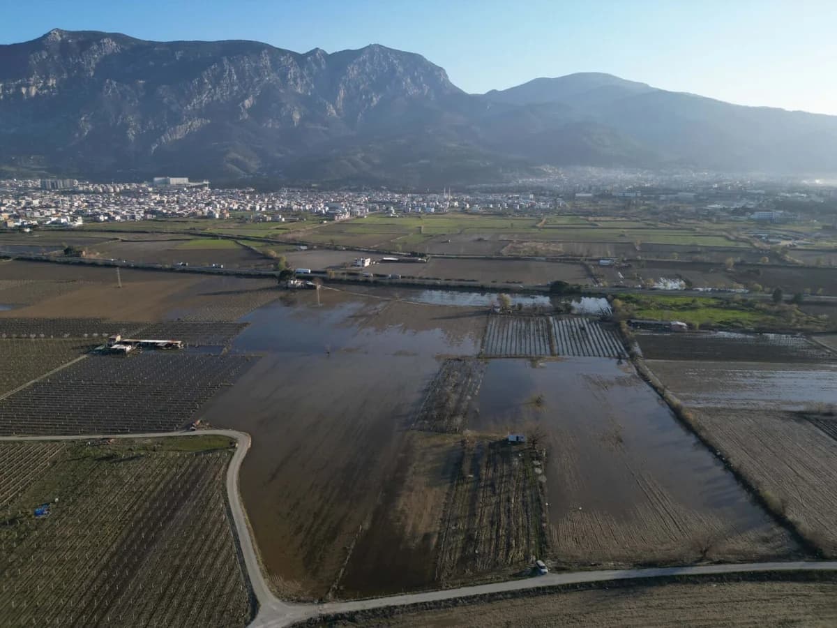 Gediz Ovası Taşkın Sonrası Yavaş Yavaş Normalleşiyor