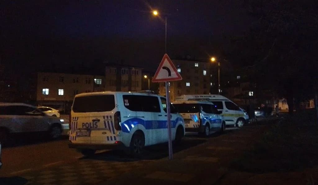 Kayseri’de Kanlı Kavga: 2 Yaralı, Polis Şüphelileri Aranıyor!