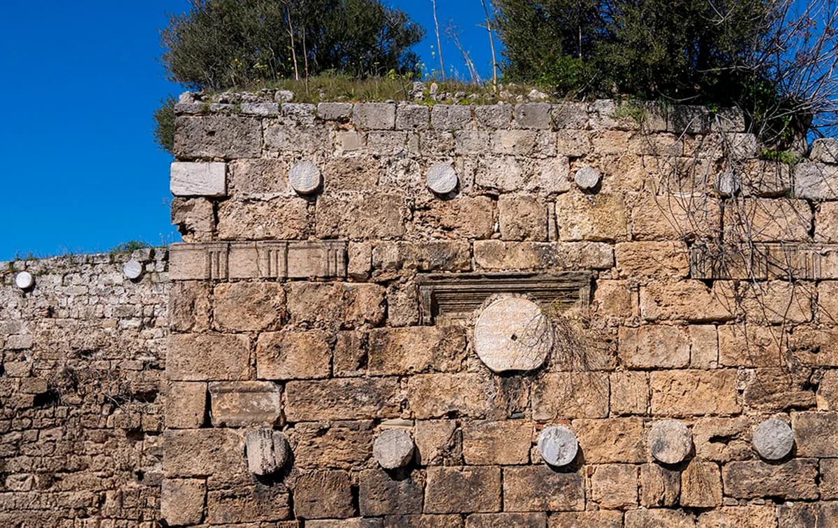 Kaleiçi’nde Selçuklu’ya Ait Kayıp Kitabeler Keşfedildi
