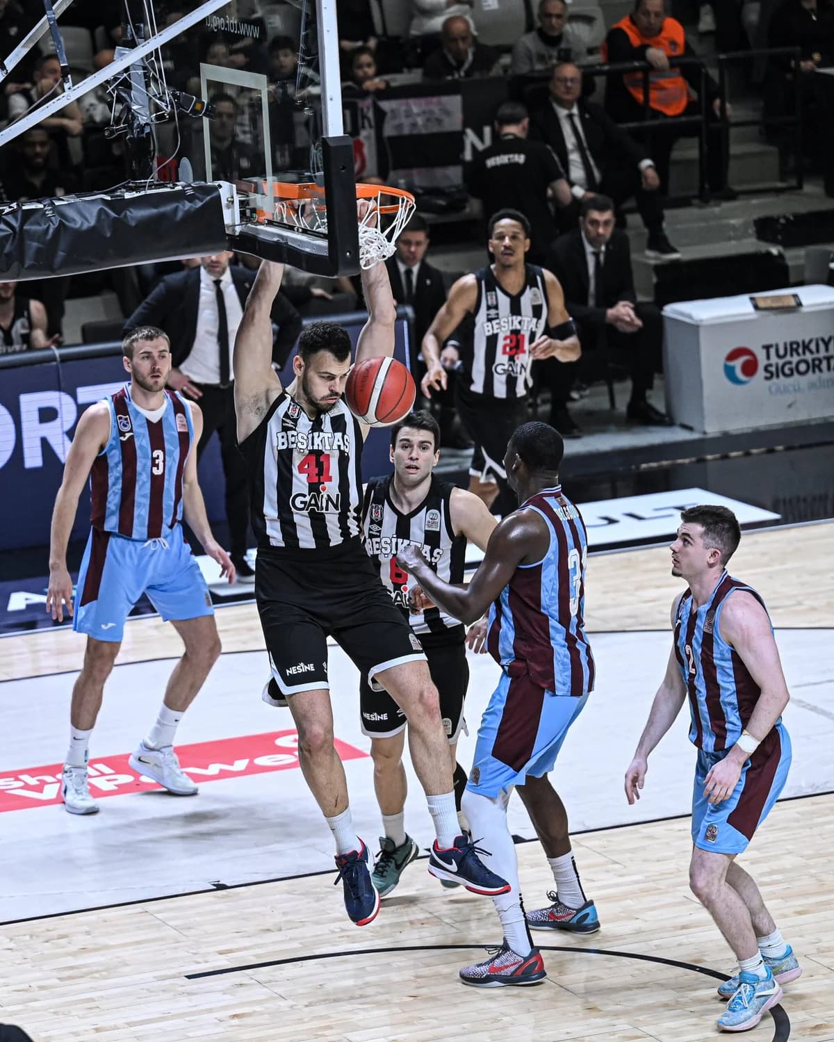 Beşiktaş GAİN, Trabzonspor’u Yenerek Galibiyet Serisini Devam Ettirdi
