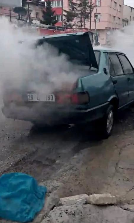 Ordu’da Park Halinde Otomobilde Yangın Çıktı
