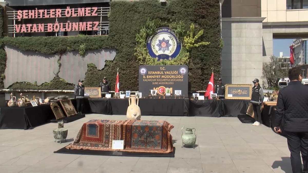 İstanbul’da Tarihi Eser Operasyonu: 12 Şüpheli Yakalandı, 374 Eser Ele Geçirildi