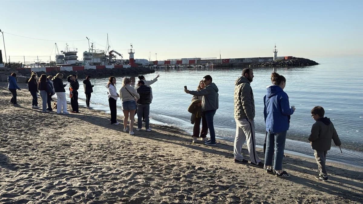 Tekirdağ’da Hıdırellez Coşkusu: 5 Bin Kişi Sahilde Buluştu, Dilekler Denizle Buluştu