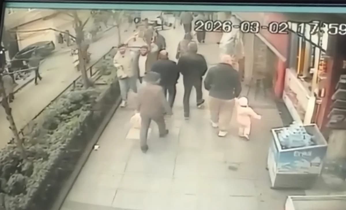 Kağıthane’de Ehliyetsiz Sürücü, Yayaya Çarparak Kaçtı
