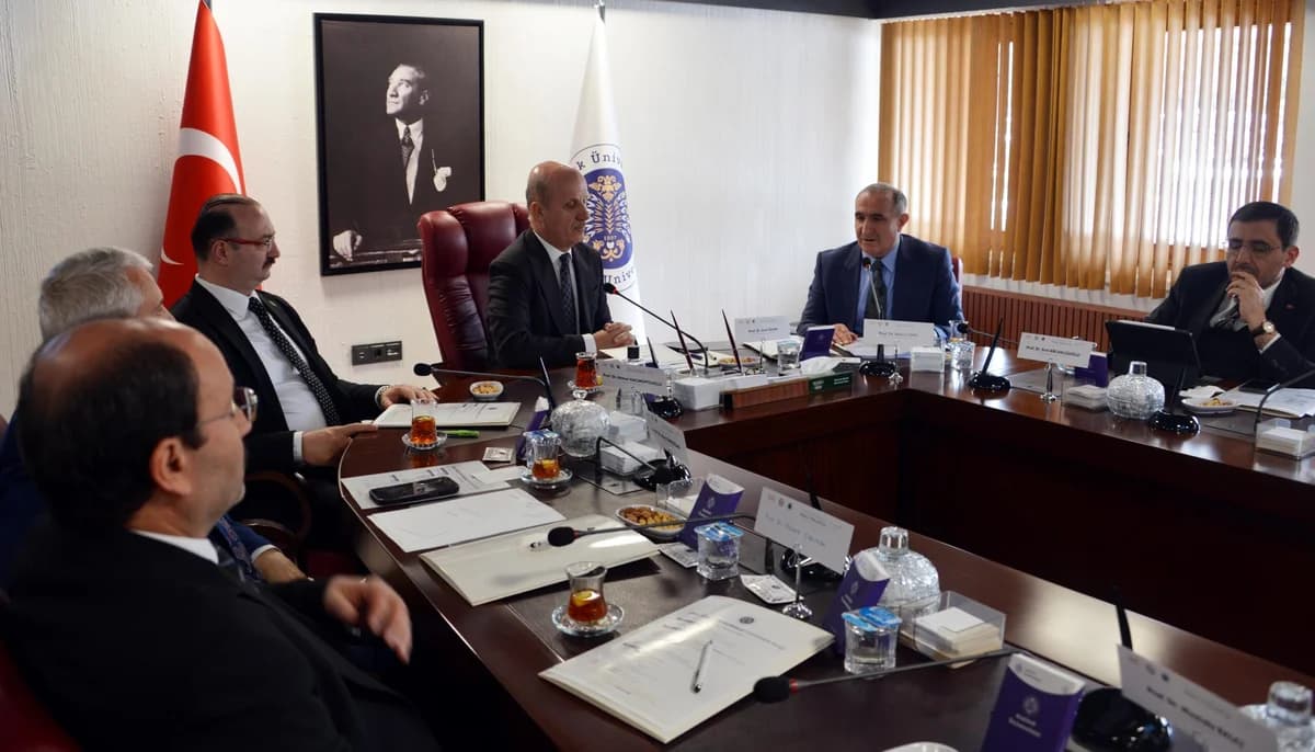 YÖK Başkanı Özvar’dan Eğitime Yenilikçi Yaklaşım: Gerçek Hayat Problemleri ile Temas