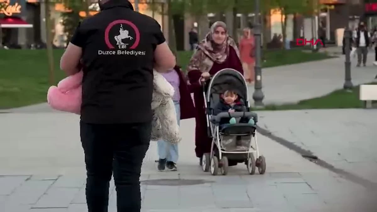 Düzce’de Sıra Dışı Bayram Hâdîyesi: Düşen Oyuncaklar Çocuklara Emanet