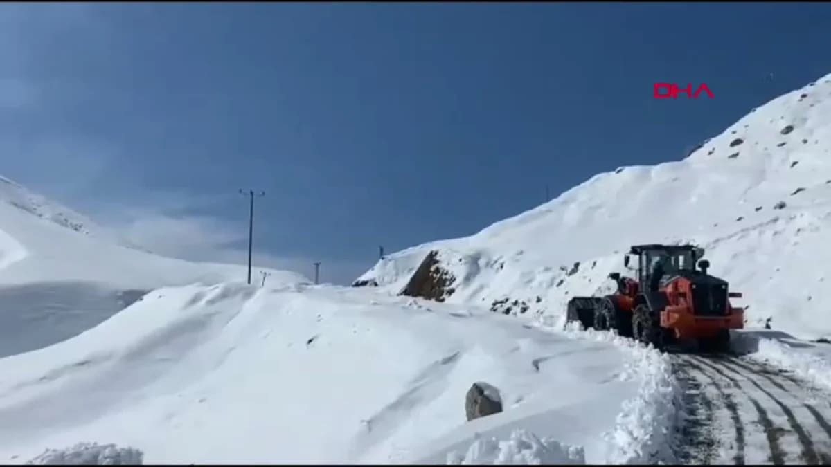 Batman’da 426 Kilometrelik Yol Ağı Karla Kaplandı