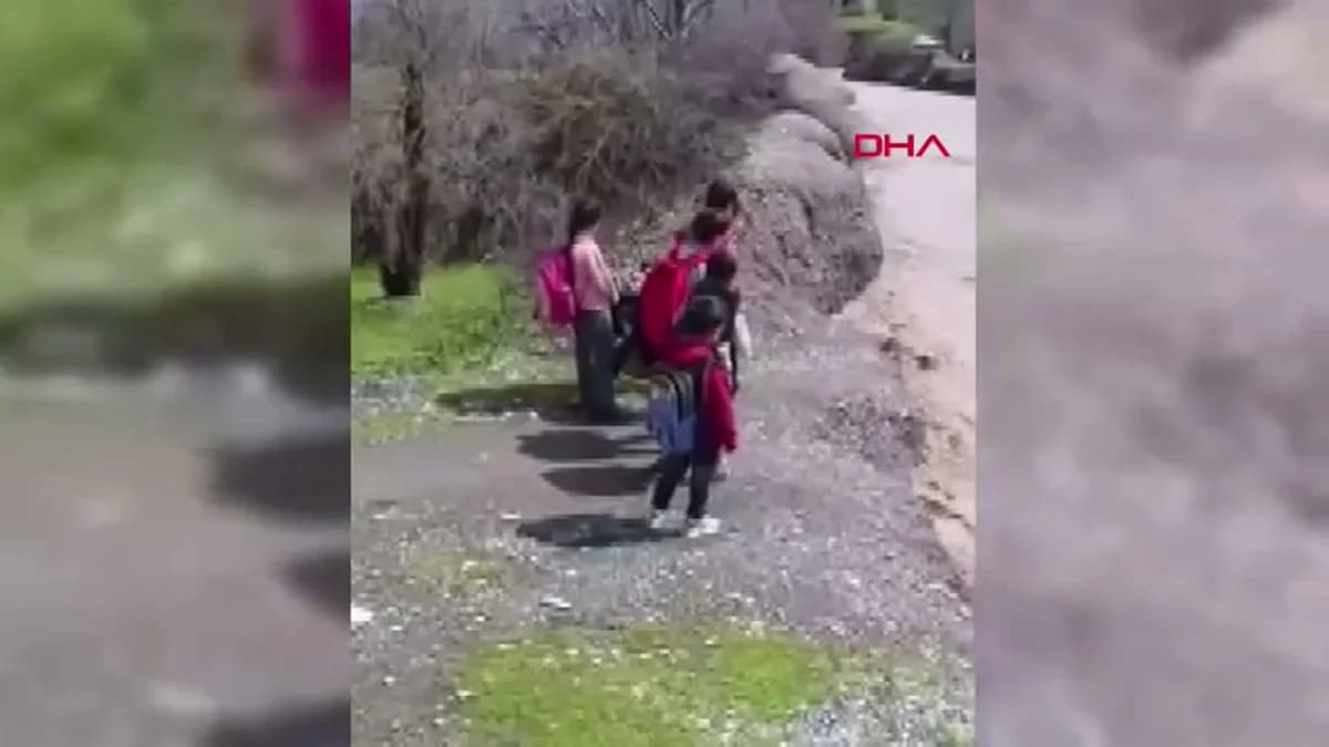 Şırnak’ta Öğrencilerin Zorlu Dere Geçişi: Traktörle Karşı Kıyıya Taşındılar