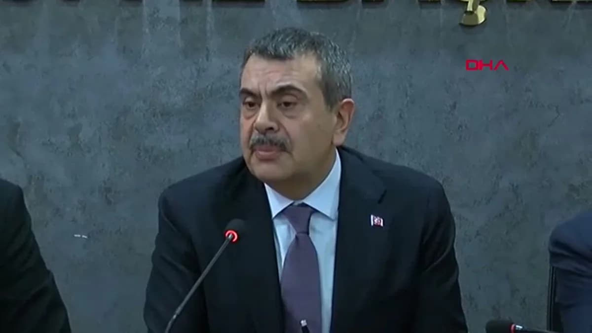Bakan Tekin, CHP’yi Tosun Paşa’ya Benzetti