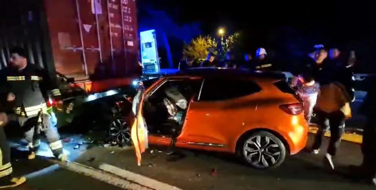 Tekirdağ’da Kırmızı Işık İhlali: TIR’a Arkadan Çarpan Otomobilde Çift Yaralandı