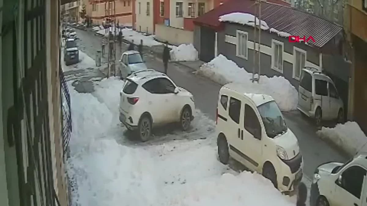 Kars’ta İftar Öncesi Sokak Kavgası: İki Yaralı