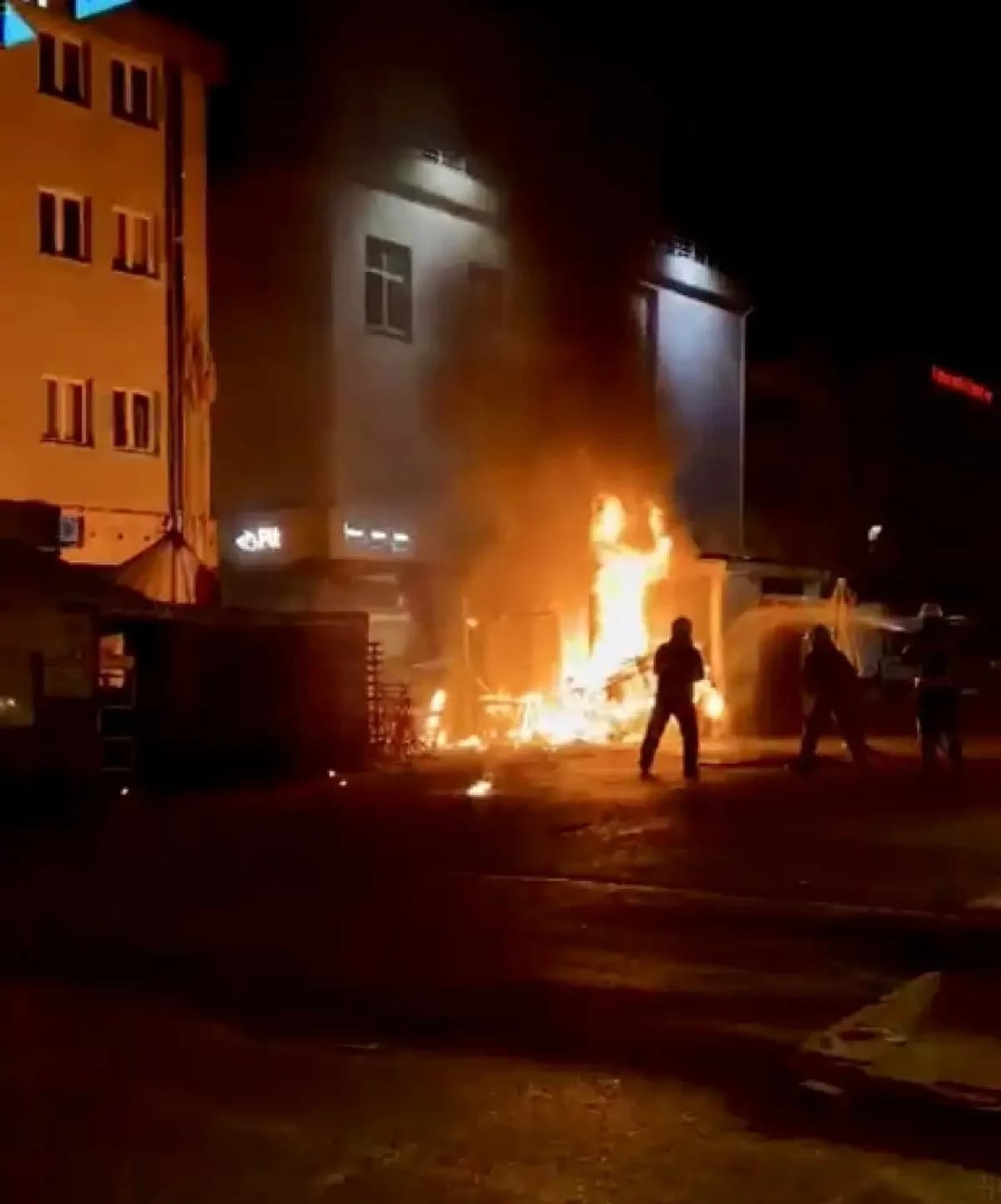 Bartın’da Trafoda Patlama: PTT Binası Önündeki Yangın Söndürüldü