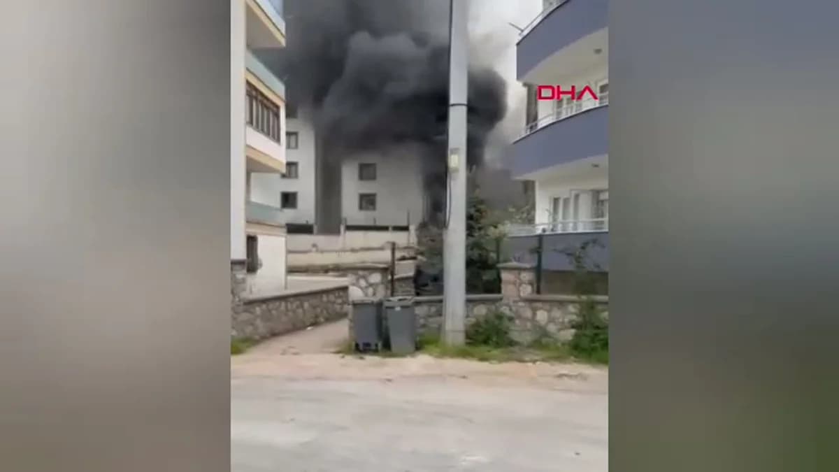 Bursa’da Site Bahçesindeki Depo Yangını Korkuttu