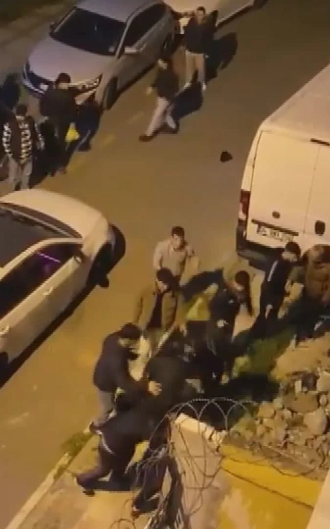 Bağcılar’da Grup Saldırısının Ardından Polisi Gören Saldırganlar Kaçtı