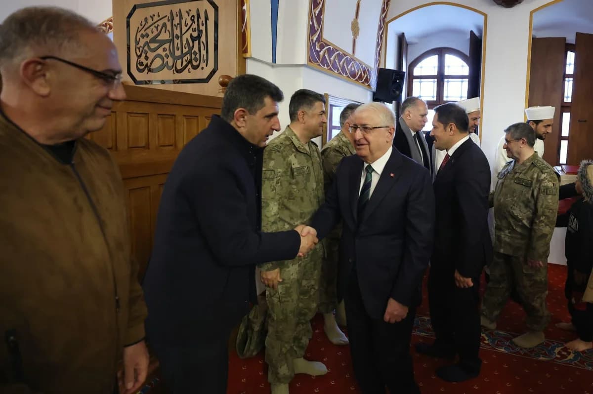 Milli Savunma Bakanı Yaşar Güler, Bayram Namazını Hatay’da Kıldı