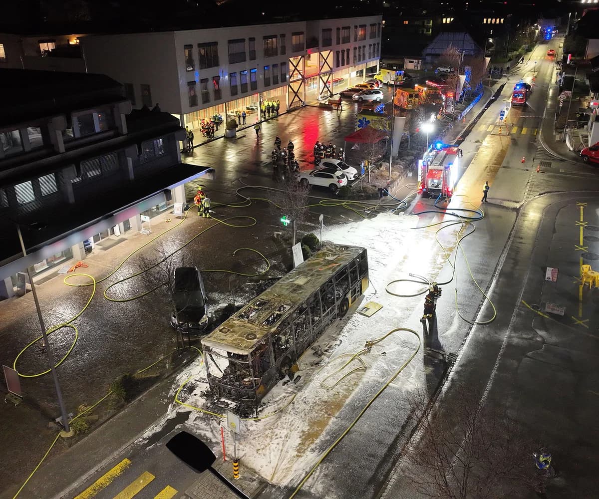 İsviçre’de Posta Otobüsü Yangını: 6 Can Kaybı, 5 Yaralı