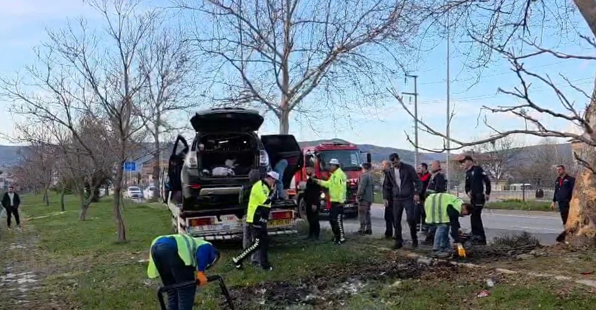 Tokat’ta Feci Kaza: Cip Ağaca Çarptı, 1 Kayıp, 2 Yaralı