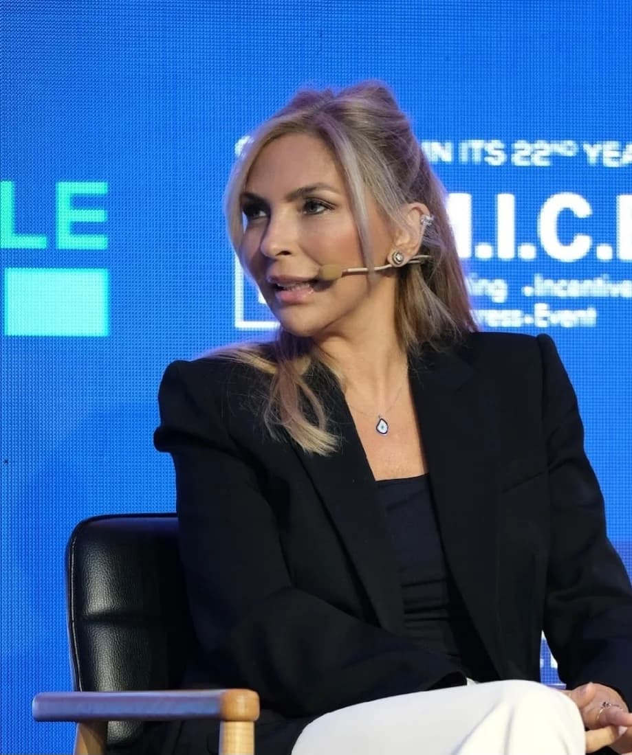 Arzu Sabancı’dan Hande Erçel Açıklaması: Ayrılık İddialarına Yanıt