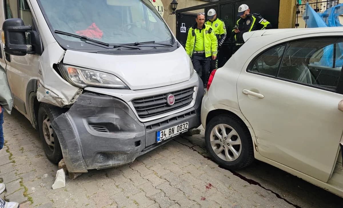 Edirne’de Freni Boşalan Minibüs, 1 Çocuk ve 2 Kişiyi Yaraladı