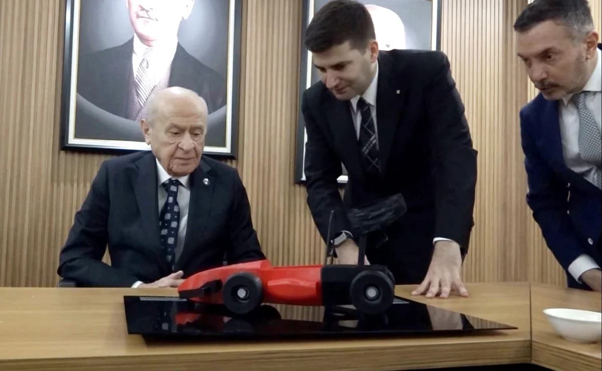 Bahçeli’den Göktay İsimli Yarış Arabalarına Destek