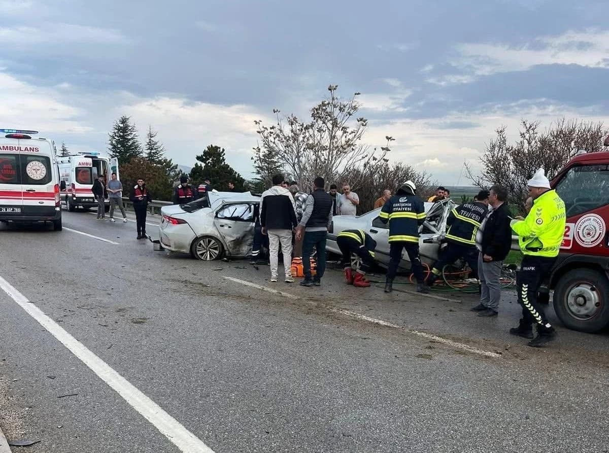 Eskişehir’deki Feci Kaza: 4 Kişi Hayatını Kaybetti, 2 Yaralı