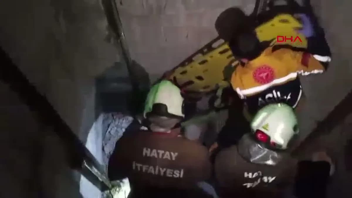 İskenderun’da İşçi Asansör Boşluğuna Düştü, Yaralandı
