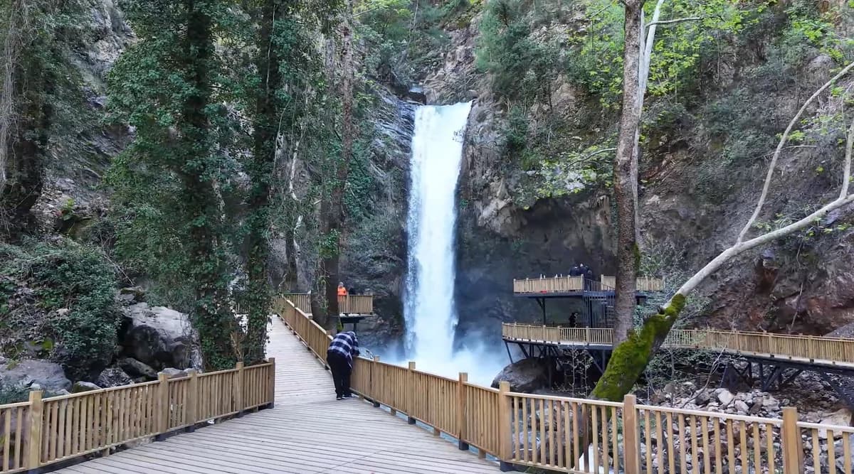 Amanoslar’ın Gizemli Güzelliği: Karaçay Saklı Şelalesi Turizme Açılıyor