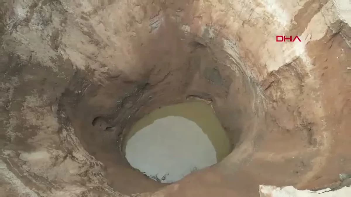 Hatay’daki Dev Obruk Tehlike Saçıyor: Çapı 25 Metre Büyüdü!
