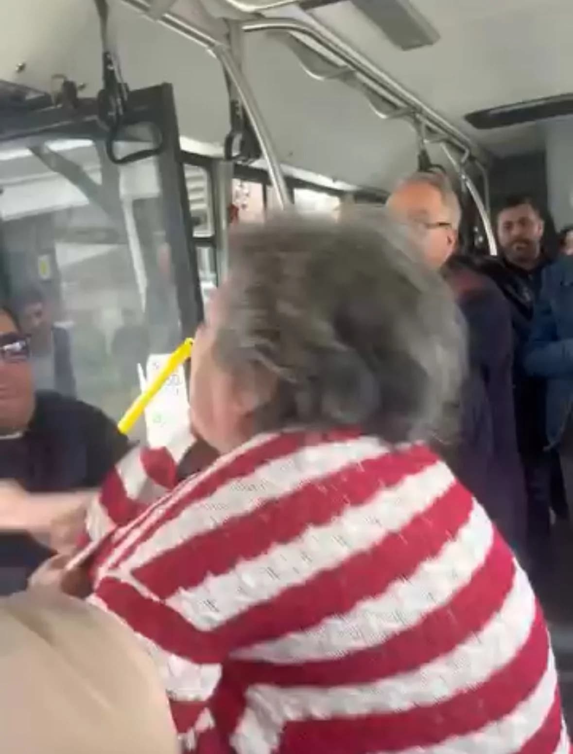 Bursa’da Belediyede Otobüsünde ‘Yer’ Kavgası