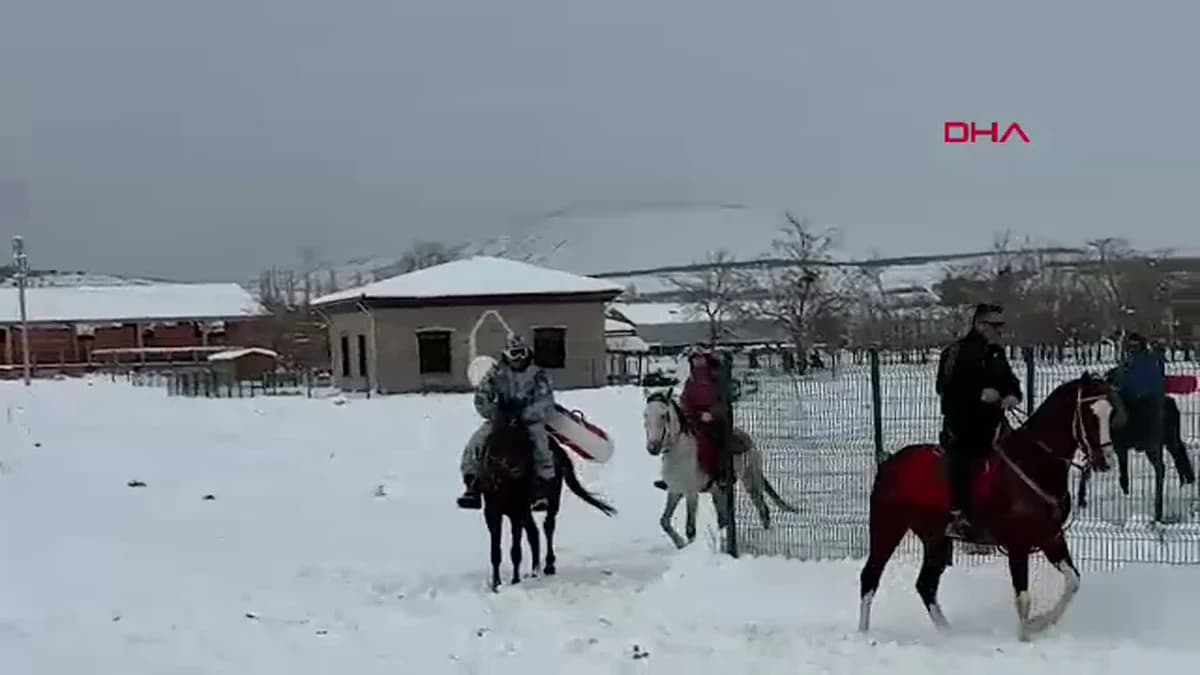 Erzincan’da Eşsiz Bir Macera: Safari ve Atlarla Snowboard Keyfi