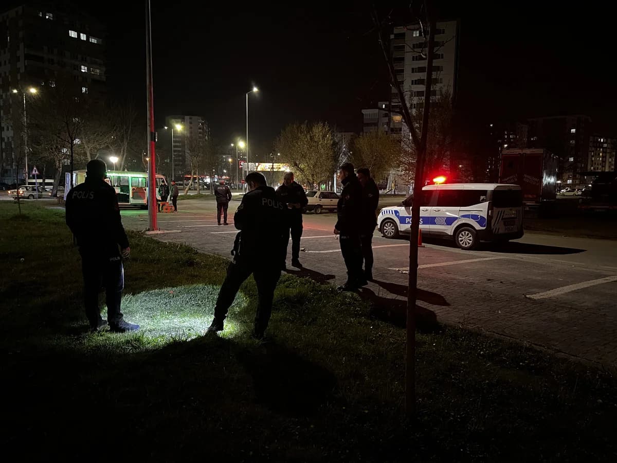 Kayseri’de Laf Atma Kavgası: 4 Yaralı