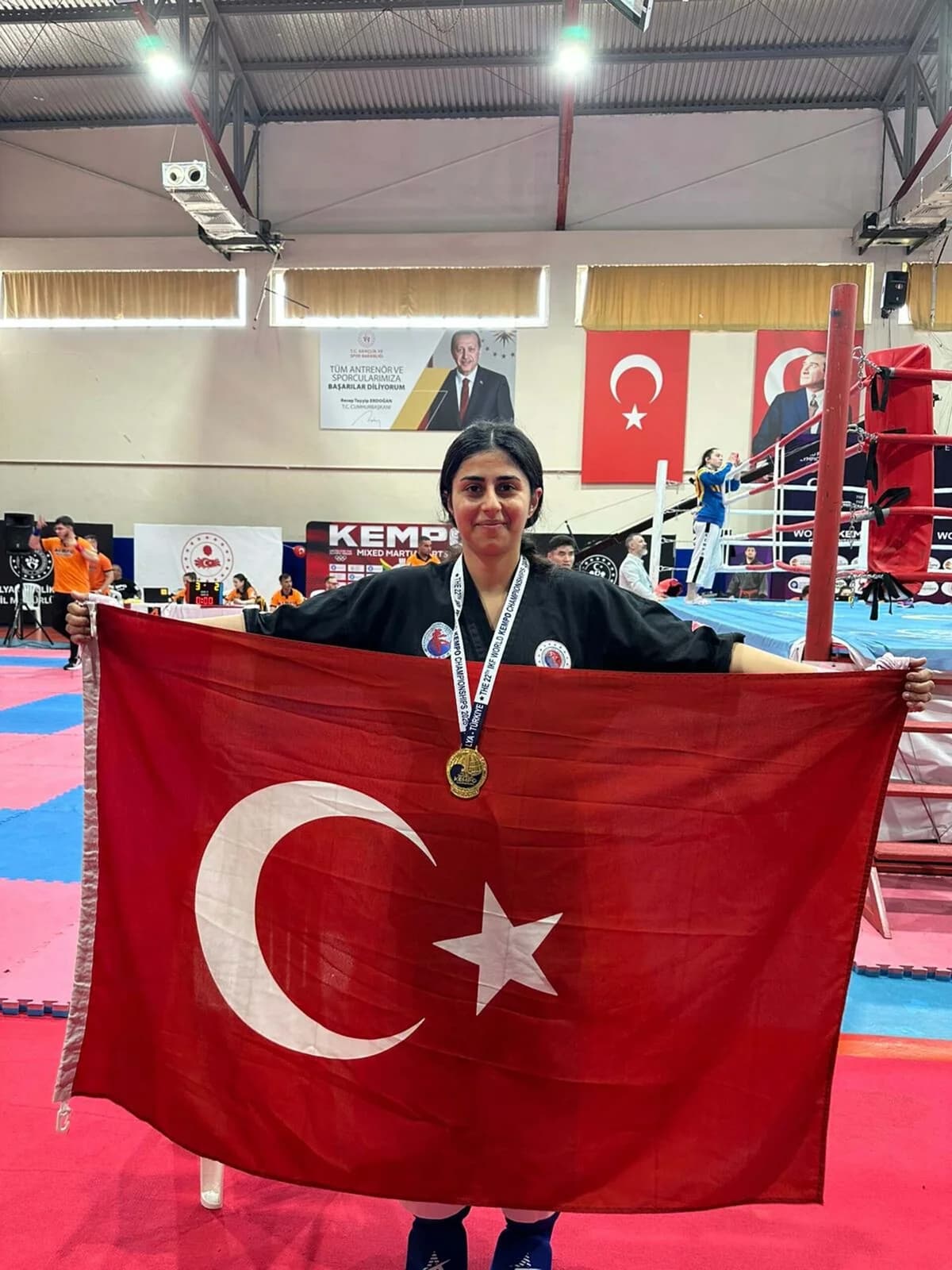 Bodrumlu Sahra Çifçi, Dünya Kempo Şampiyonası’nda Altın Madalyayı Kaptı!