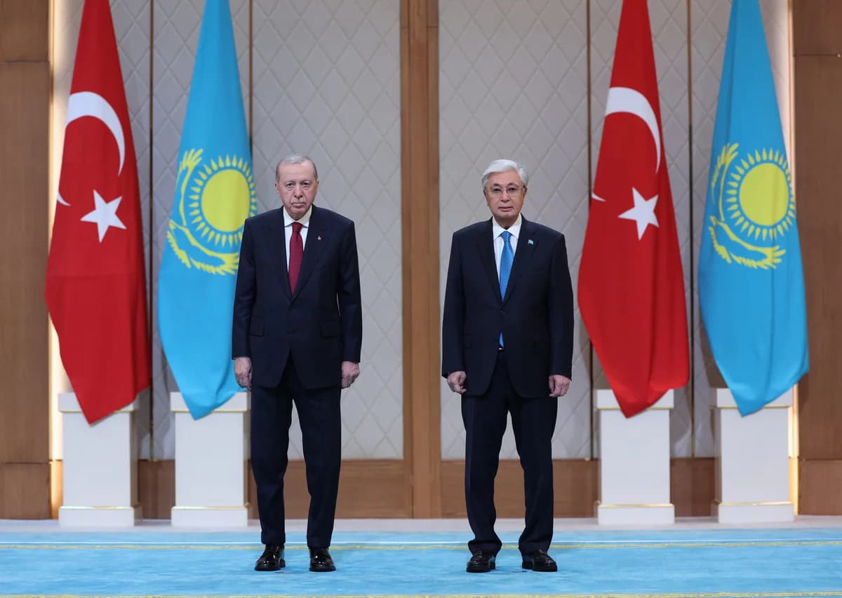 Erdoğan ve Tokayev’den Stratejik İşbirliği Hamlesi: Türkiye-Kazakistan İlişkileri Yeni Bir Boyut Kazanıyor