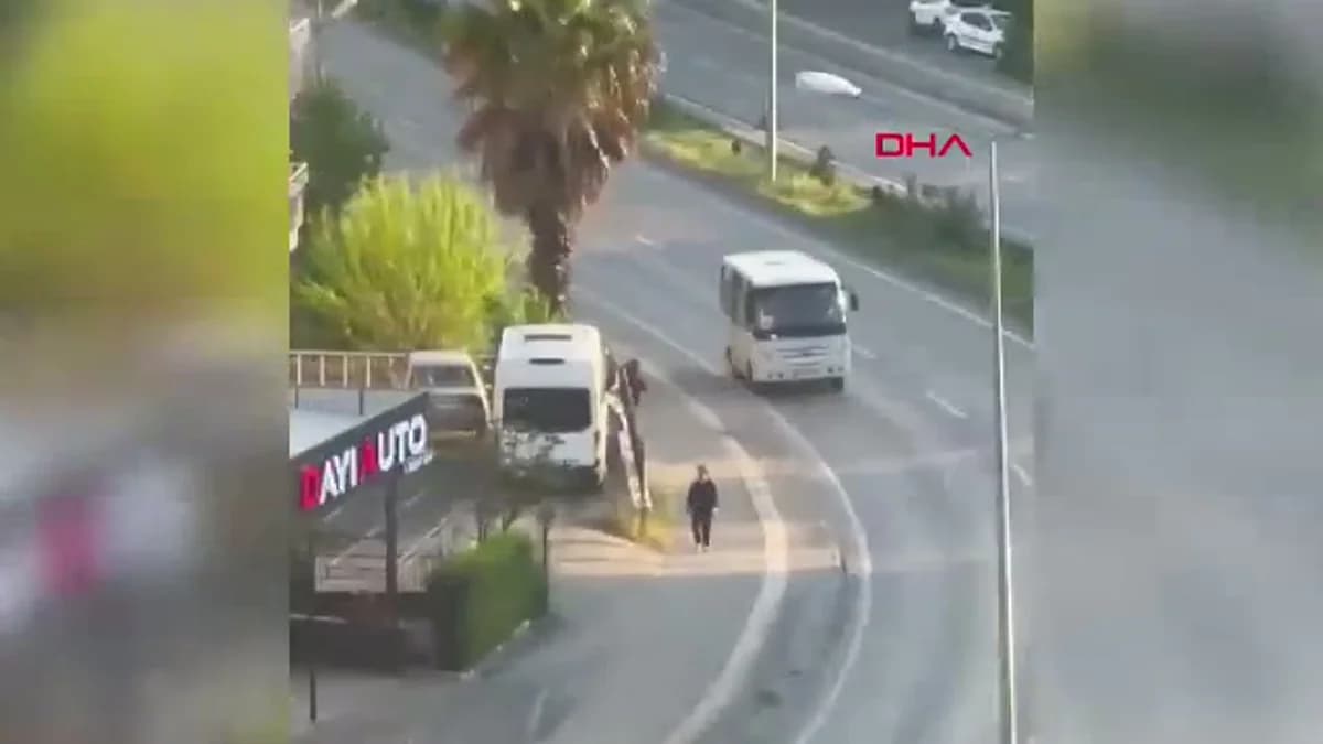 Bartın’da Akılalmaz Trafik Manevrası: Geri Giden Minibüs Sürücüsüne Ağır Ceza!