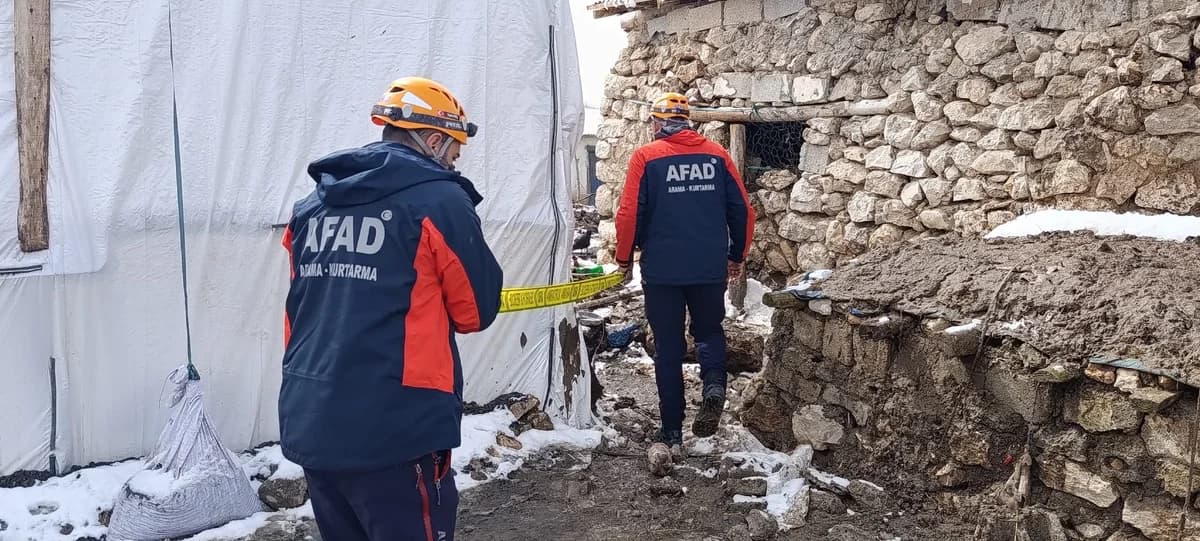 Van’da 5.2 Büyüklüğünde Deprem: AFAD Ekipleri Sahada