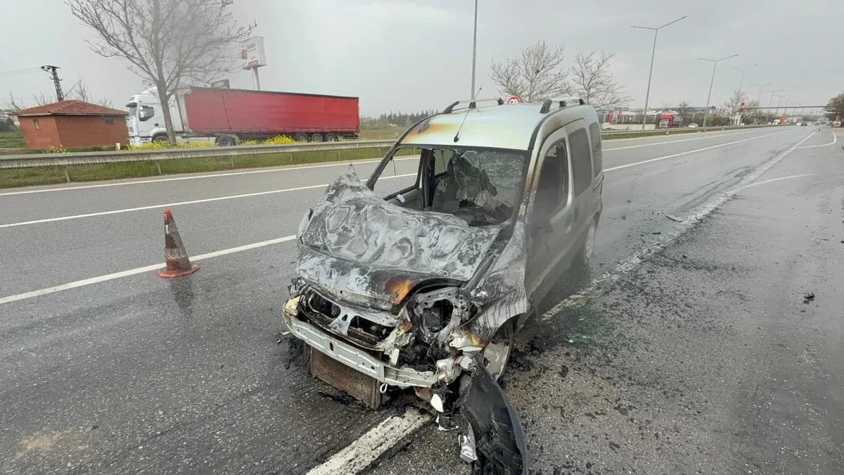 Eskişehir’de Trafikte Dehşet: Sürücü Rahatsızlandı, Araç Alev Aldı!