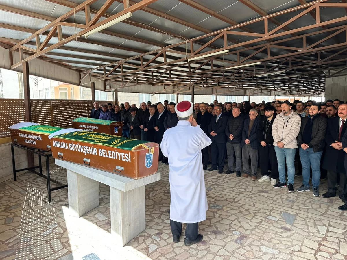 Ankara’daki Kazada Hayatını Kaybeden 5 Kişi Son Yolculuklarına Uğurlandı