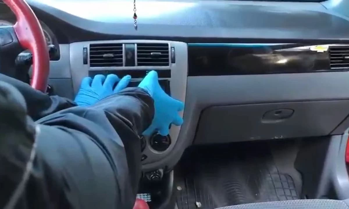 Otomobilde Uyuşturucu Sürprizi: 3 Gözaltı