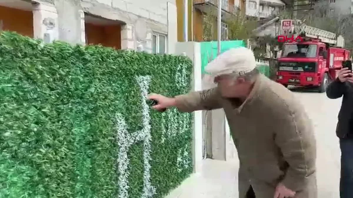 Karabük’te ‘Ben Mesih’im’ Diyen Vatandaş, Evinin Duvaklarını Yazılarla Doldurdu